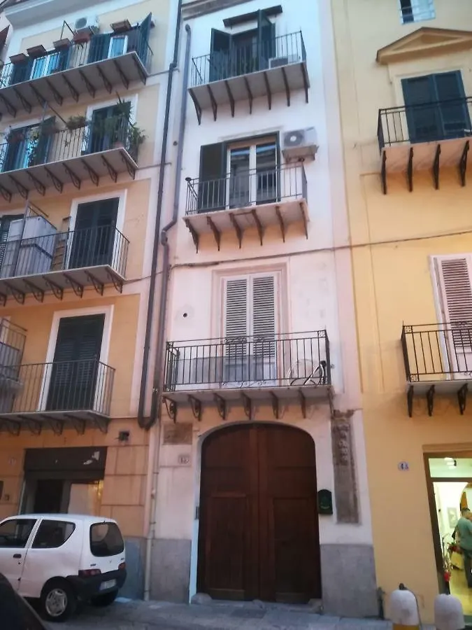 Casa vacanze Calanova House Villa Palermo Italia